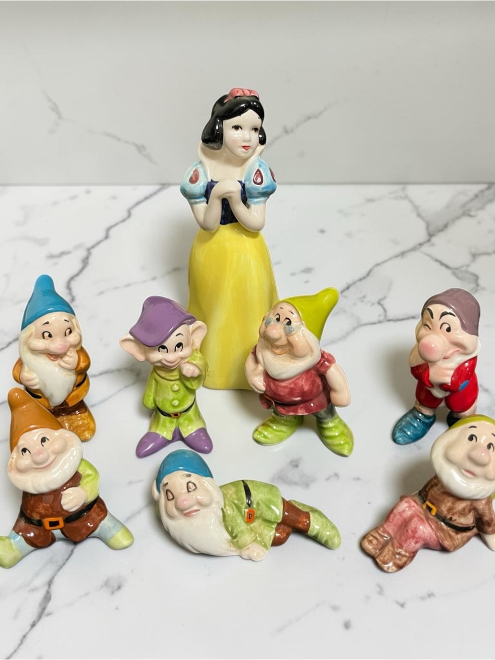 Vintage Snow White and the 7 dwarfs